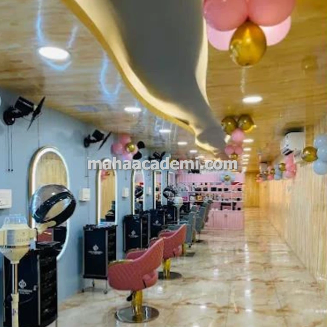 آموزشگاه کاشت ناخن و سالن زیبایی در آمل